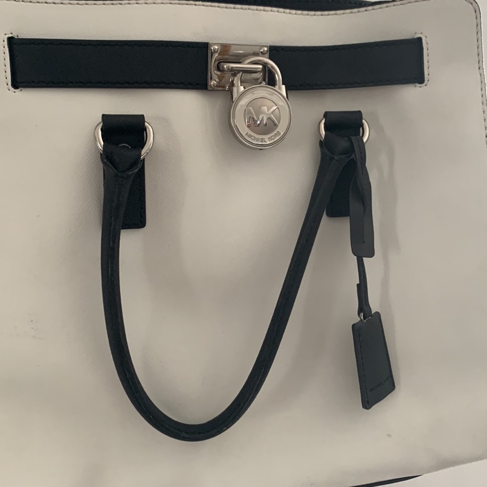 Michael Kors purse - Picture 2 of 7